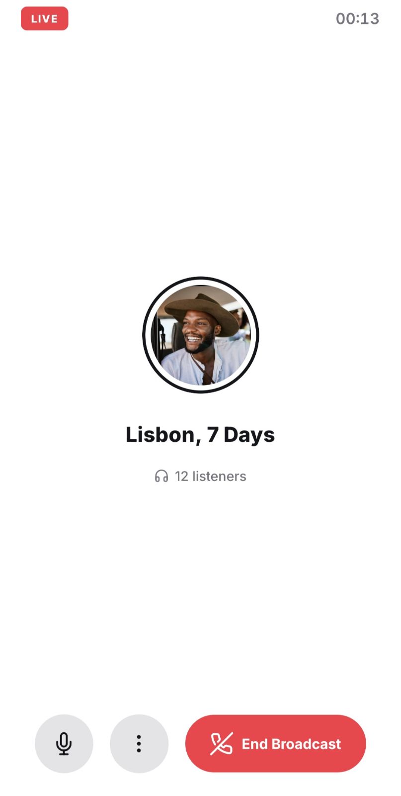 Guide live audio broadcast in progress, Lisbon 7 Days trip